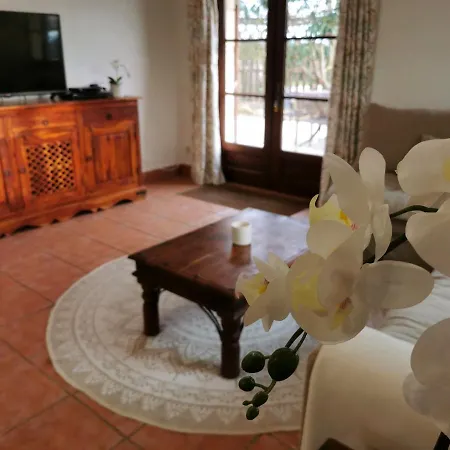 3 Self-contained With Pool And Games * Saint-Georges-de-Noisné