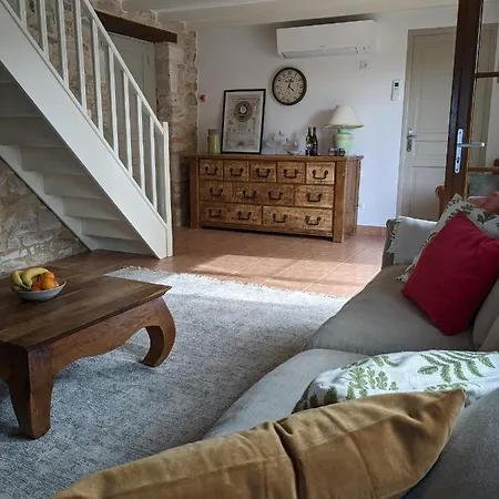 3 Self-contained With Pool And Games Saint-Georges-de-Noisné