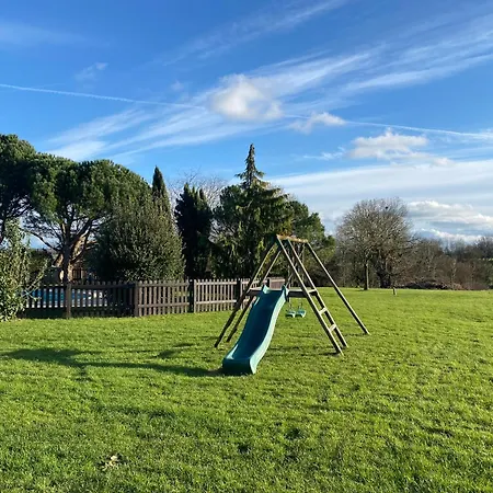 بيت للعطل 3 Self-contained With Pool And Games Saint-Georges-de-Noisné