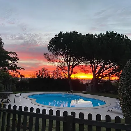 3 Self-contained With Pool And Games Hébergement de vacances Saint-Georges-de-Noisné