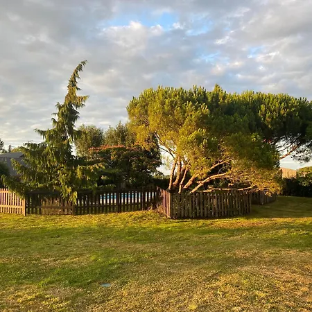 3 Self-contained With Pool And Games