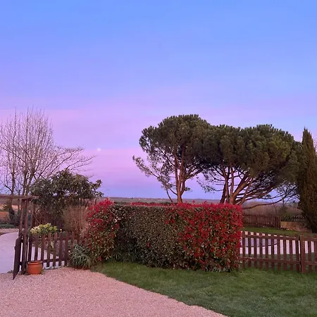 3 Self-contained With Pool And Games Saint-Georges-de-Noisné