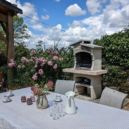 3 Self-contained With Pool And Games * Saint-Georges-de-Noisné