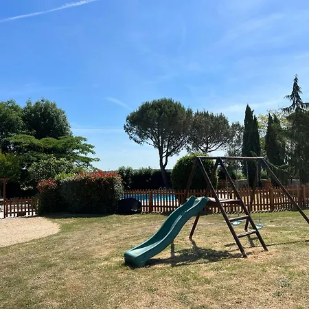 Hébergement de vacances 3 Self-contained With Pool And Games *