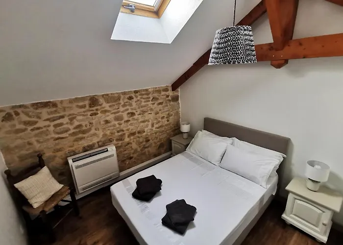 3 Self-contained With Pool And Games Saint-Georges-de-Noisné