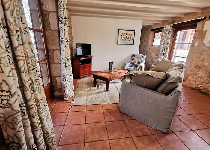 3 Self-contained With Pool And Games Saint-Georges-de-Noisné