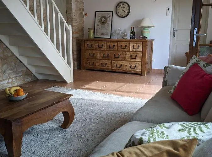 3 Self-contained With Pool And Games Saint-Georges-de-Noisné