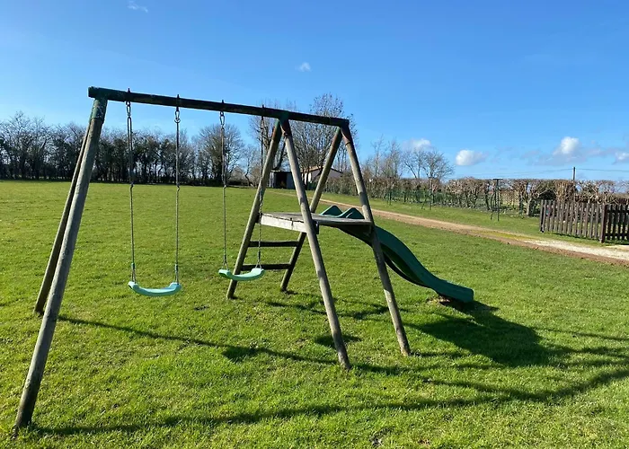 Vakantiehuis 3 Self-contained With Pool And Games Saint-Georges-de-Noisné