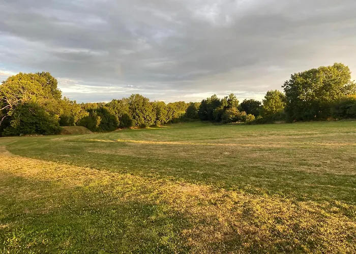 3 Self-contained With Pool And Games * Saint-Georges-de-Noisné