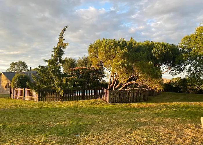 3 Self-contained With Pool And Games