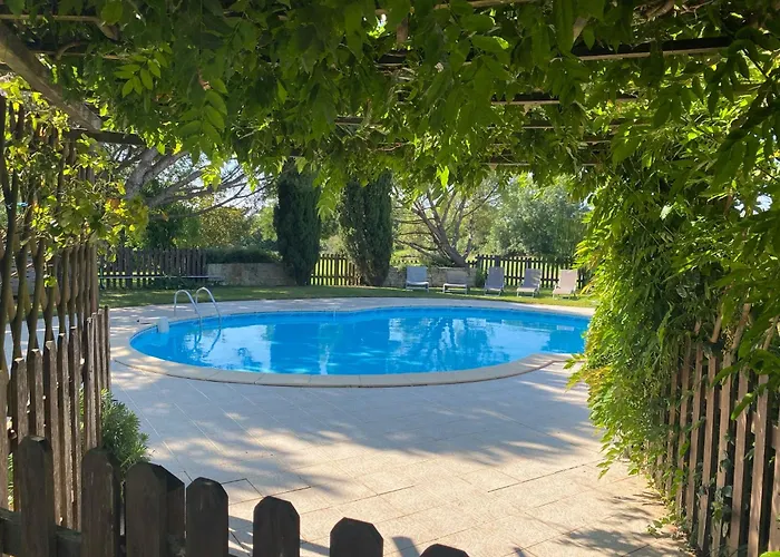 3 Self-contained With Pool And Games Saint-Georges-de-Noisné