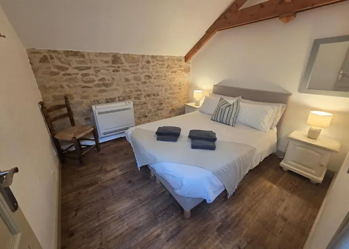 3 Self-contained With Pool And Games