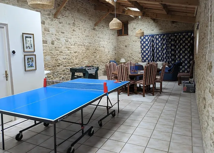 3 Self-contained With Pool And Games *