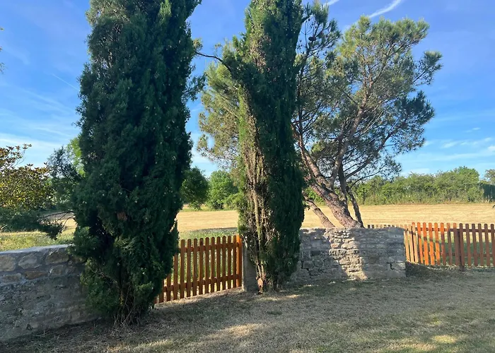 3 Self-contained With Pool And Games